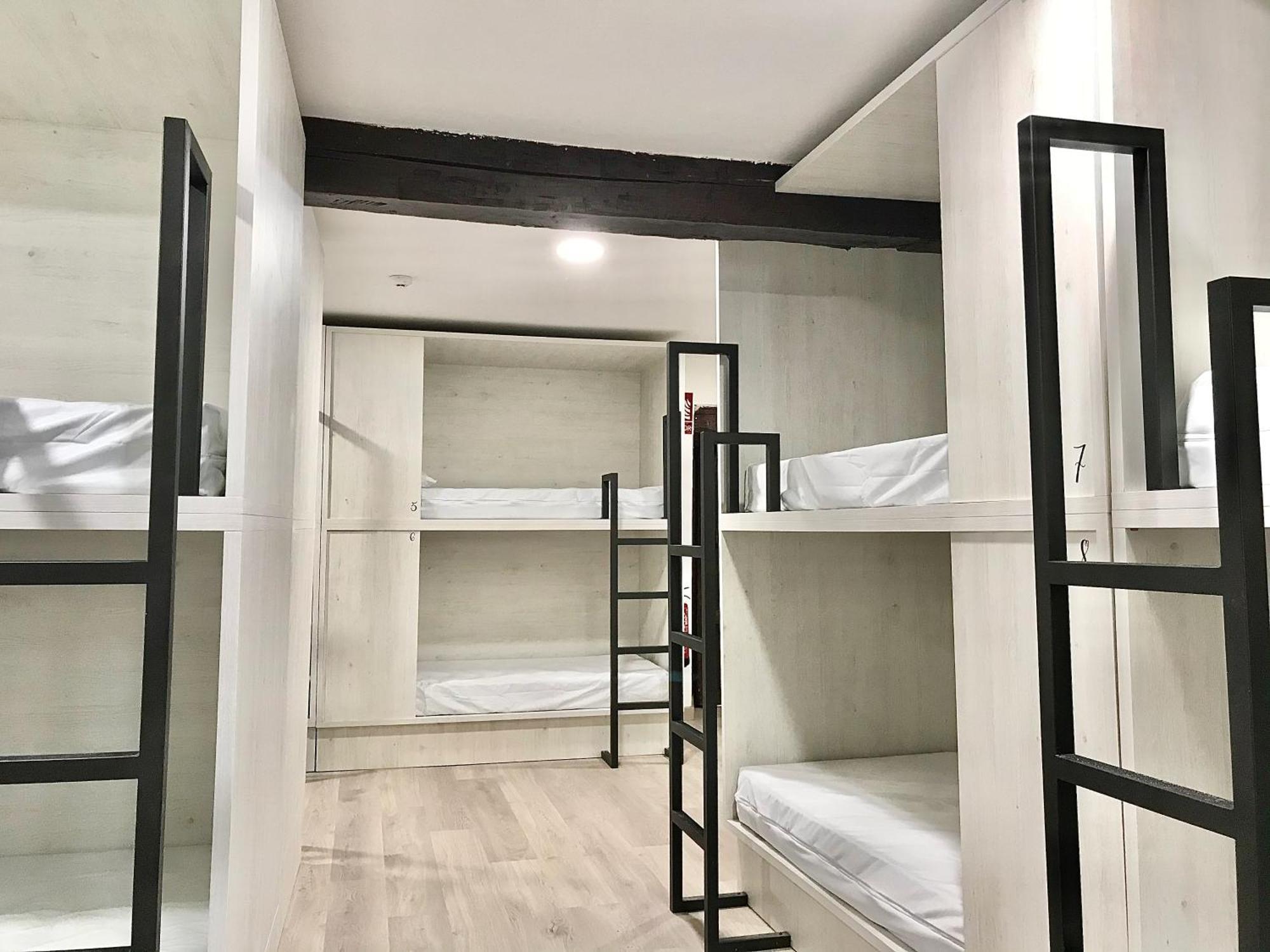 Quartier Leon Hostel Jabalquinto Ostello